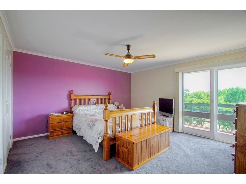 160-162 Hallam North Road, Narre Warren North VIC 3804