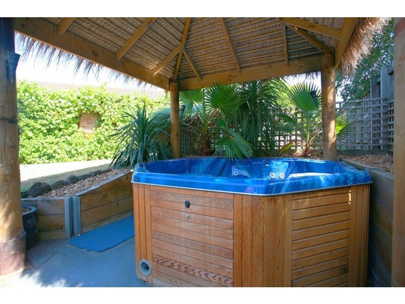 12 Ashton Rise, Narre Warren South VIC 3805