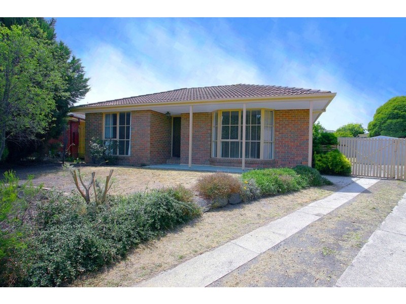 12 Debanne Court, Narre Warren VIC 3805