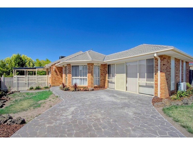 8 Madison Avenue, Narre Warren VIC 3805