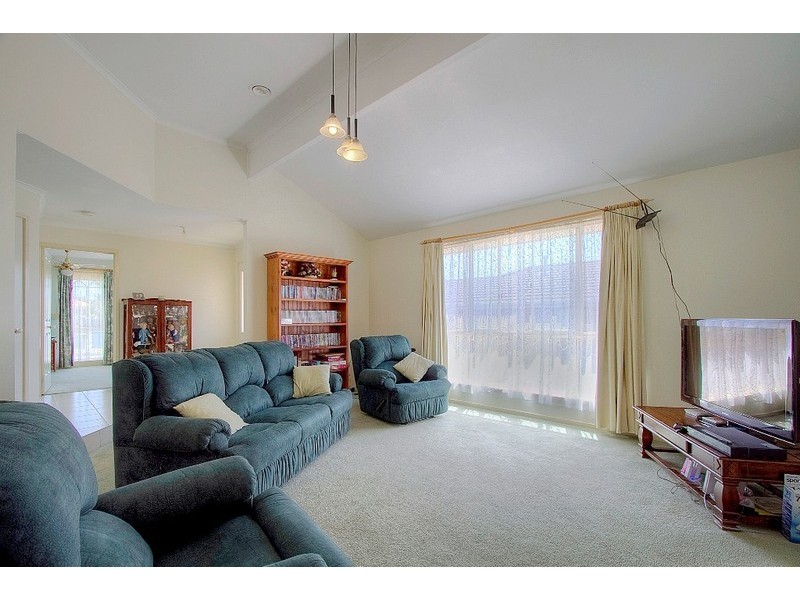 8 Madison Avenue, Narre Warren VIC 3805