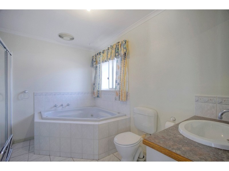 8 Madison Avenue, Narre Warren VIC 3805