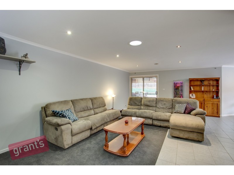 44 Bella Crescent, Hallam VIC 3803