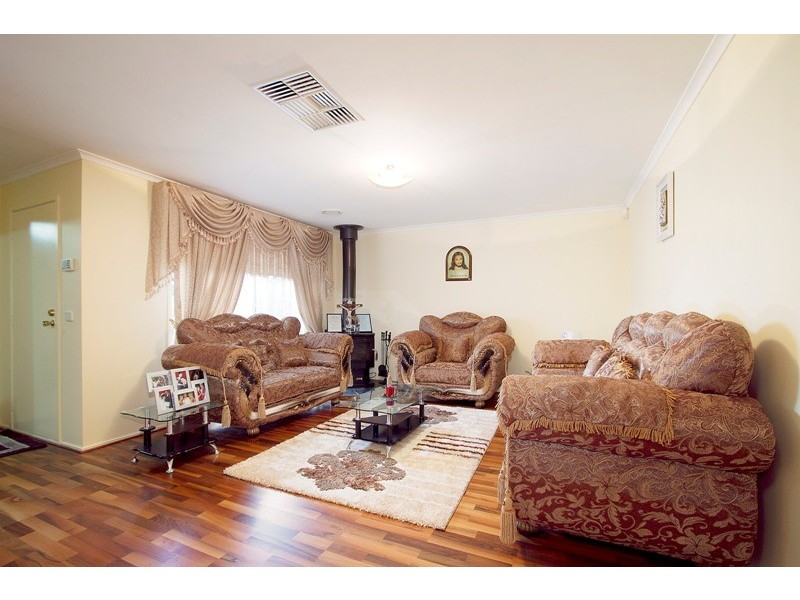 2 Finbar Court, Narre Warren South VIC 3805