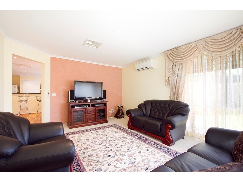 2 Finbar Court, Narre Warren South VIC 3805