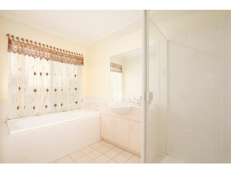 2 Finbar Court, Narre Warren South VIC 3805