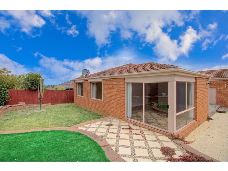 8 Nestle Retreat, Berwick VIC 3806