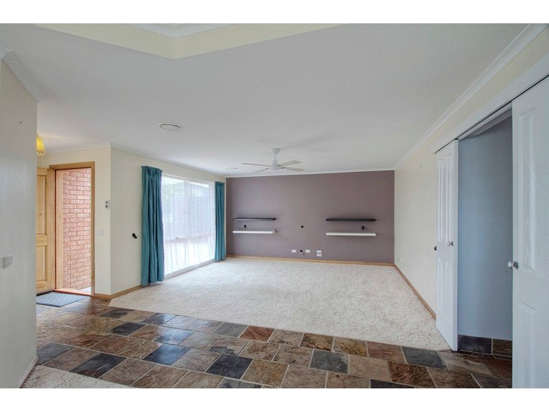 8 Nestle Retreat, Berwick VIC 3806