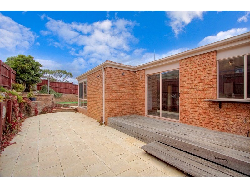 8 Nestle Retreat, Berwick VIC 3806