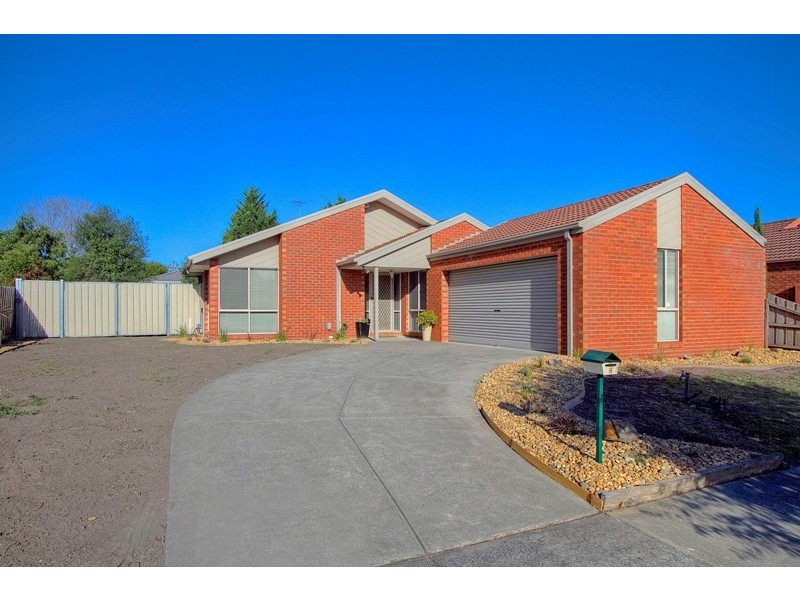 8 Godwin Avenue, Narre Warren VIC 3805