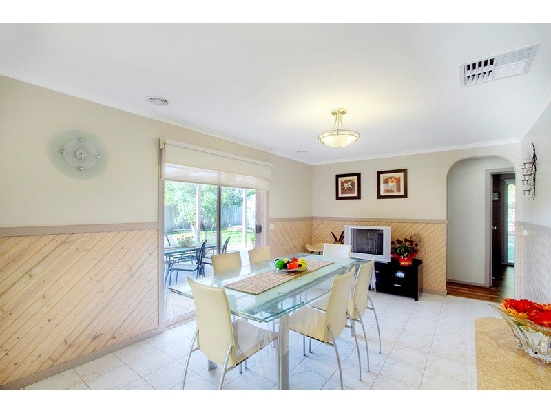 8 Godwin Avenue, Narre Warren VIC 3805