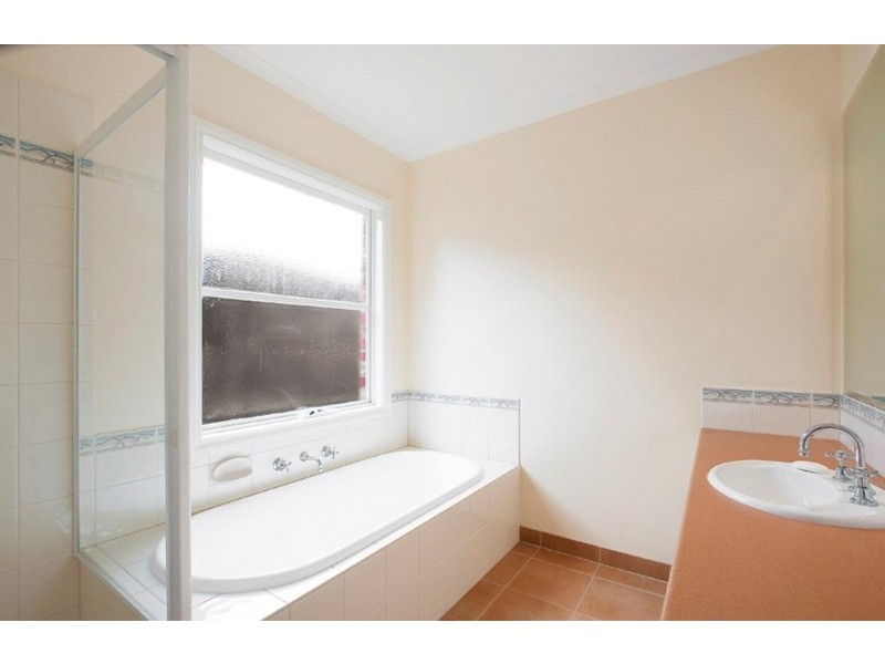 4 Loxford Court, Narre Warren South VIC 3805