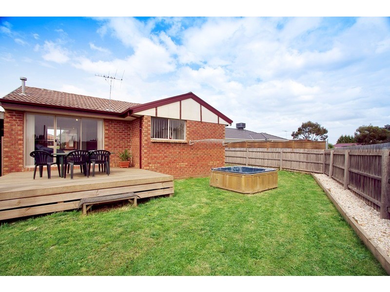 2/3 Pentland Drive, Narre Warren VIC 3805