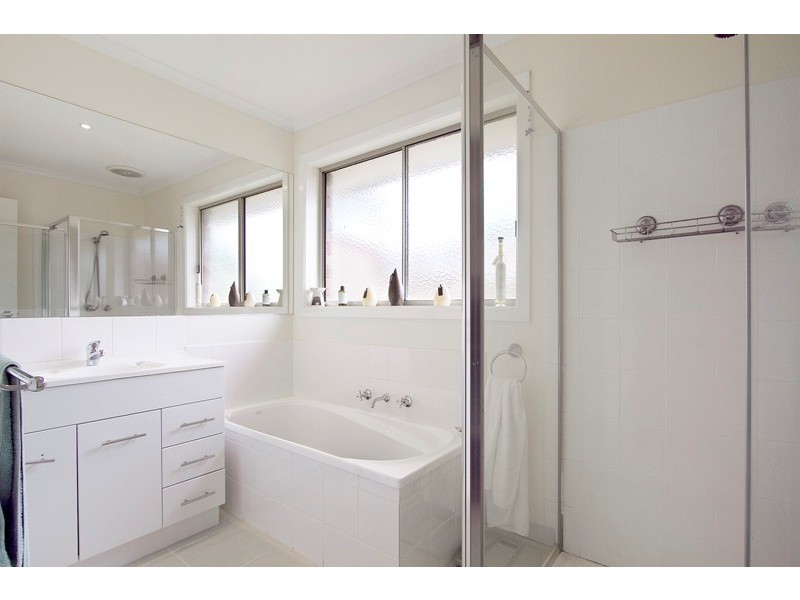 2/3 Pentland Drive, Narre Warren VIC 3805