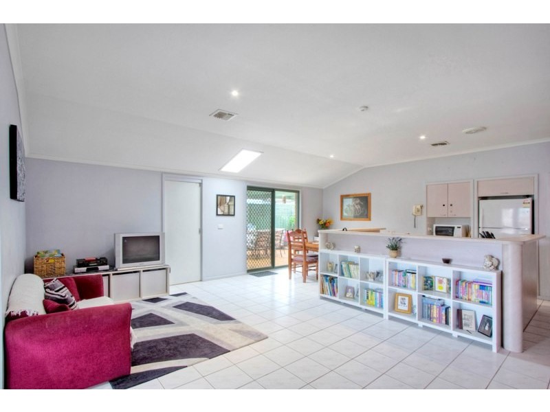 8 Quail Court, Narre Warren South VIC 3805