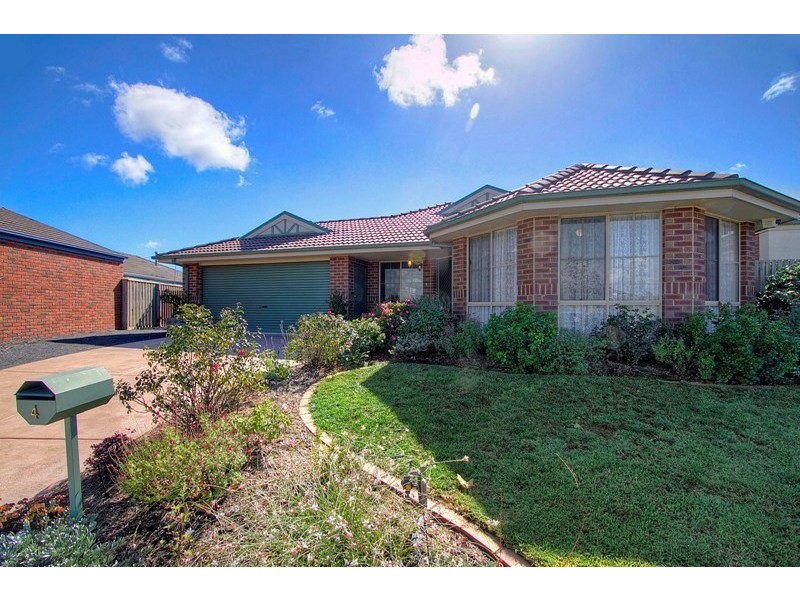 4 Sherwood Road, Narre Warren South VIC 3805