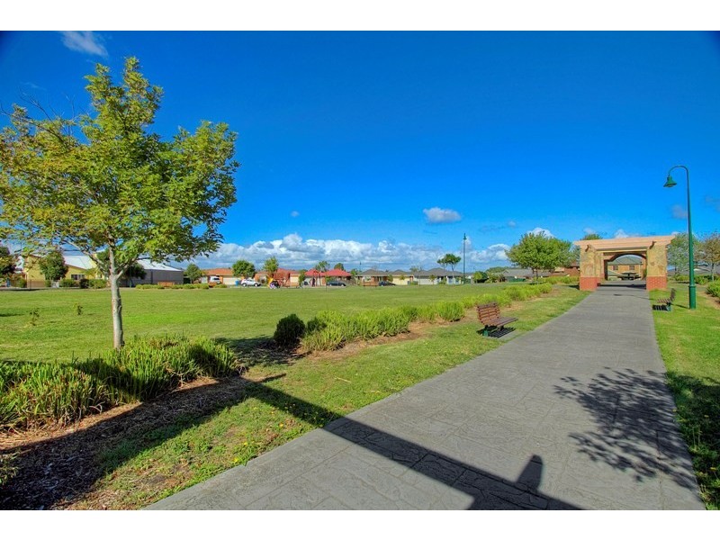 4 Sherwood Road, Narre Warren South VIC 3805