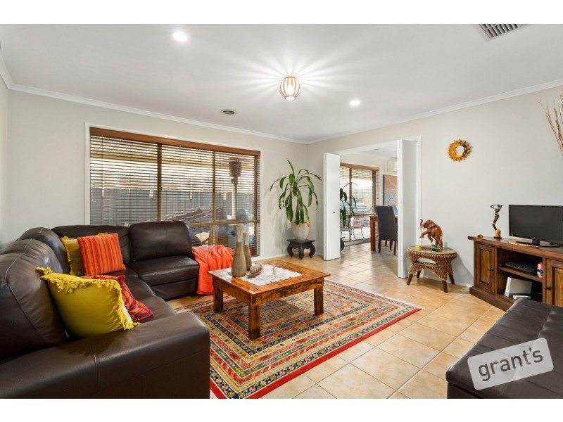 24 Pendle Close, Narre Warren South VIC 3805