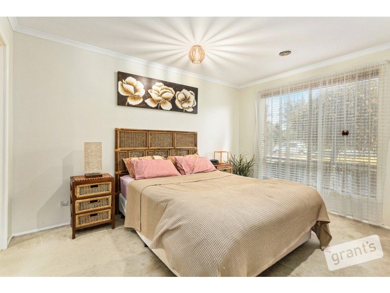 24 Pendle Close, Narre Warren South VIC 3805