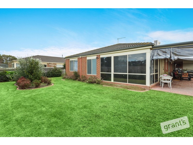 24 Pendle Close, Narre Warren South VIC 3805