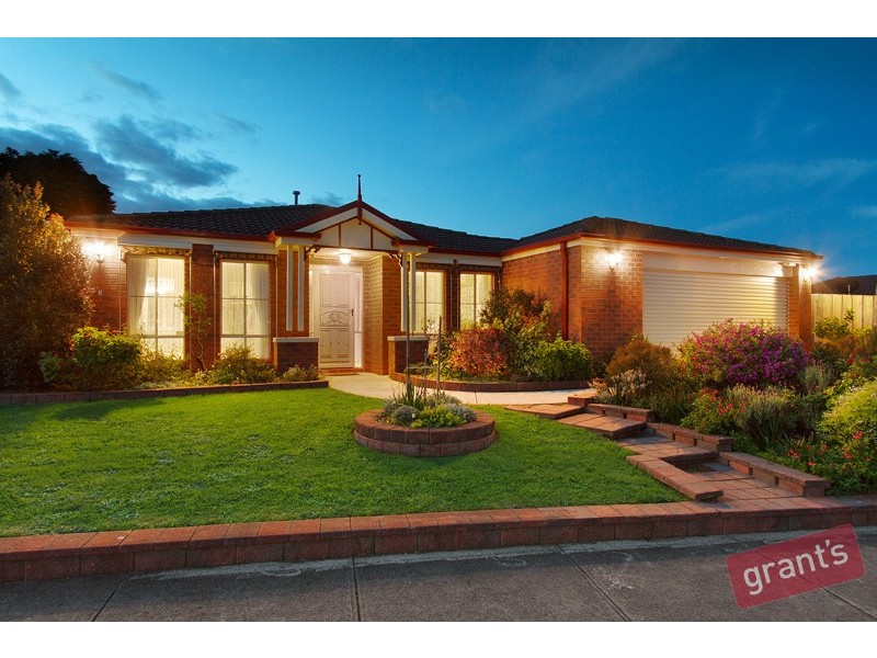 4 Castleridge Court, Narre Warren South VIC 3805