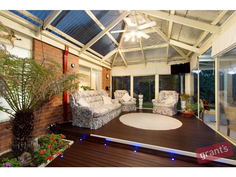 4 Castleridge Court, Narre Warren South VIC 3805