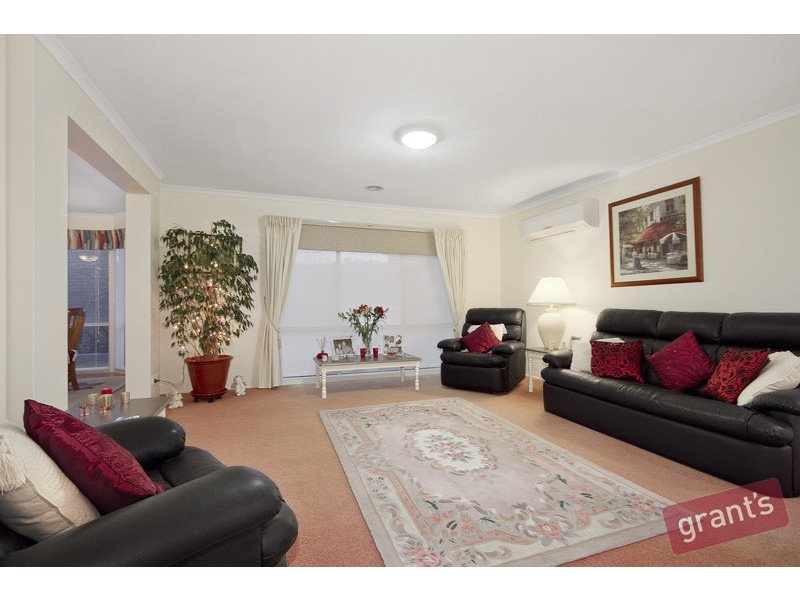 4 Castleridge Court, Narre Warren South VIC 3805