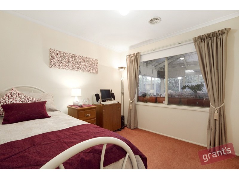 4 Castleridge Court, Narre Warren South VIC 3805