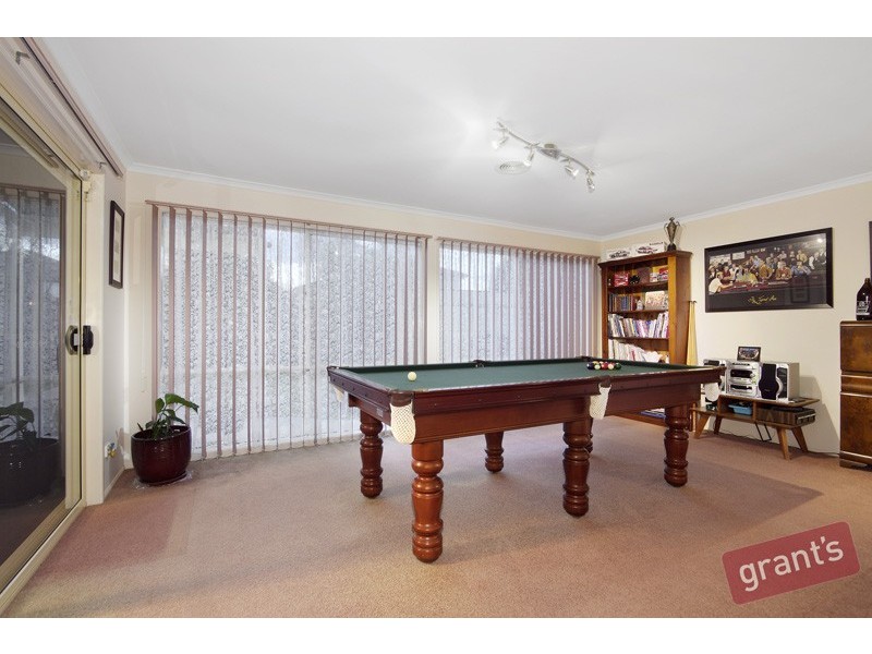 4 Castleridge Court, Narre Warren South VIC 3805
