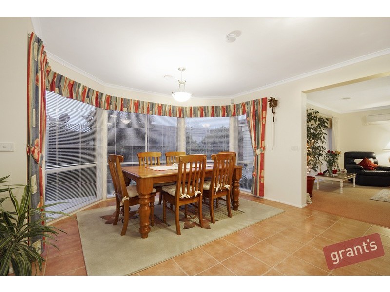 4 Castleridge Court, Narre Warren South VIC 3805