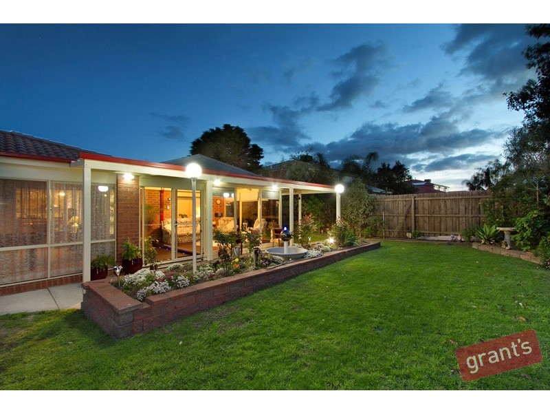 4 Castleridge Court, Narre Warren South VIC 3805