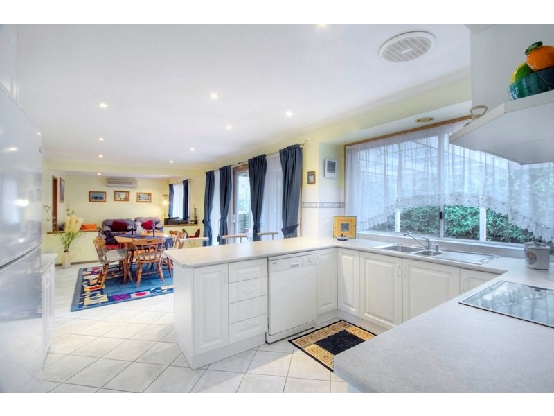 13 Marson Crescent, Hallam VIC 3803