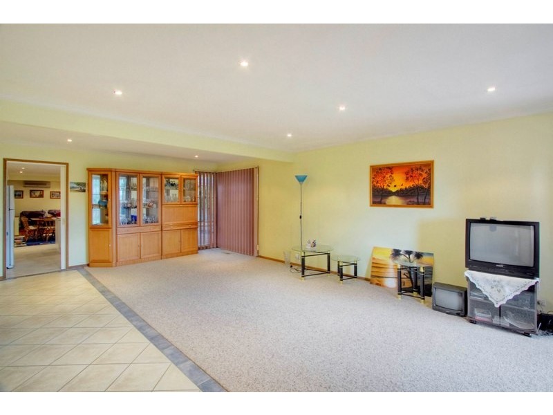 13 Marson Crescent, Hallam VIC 3803