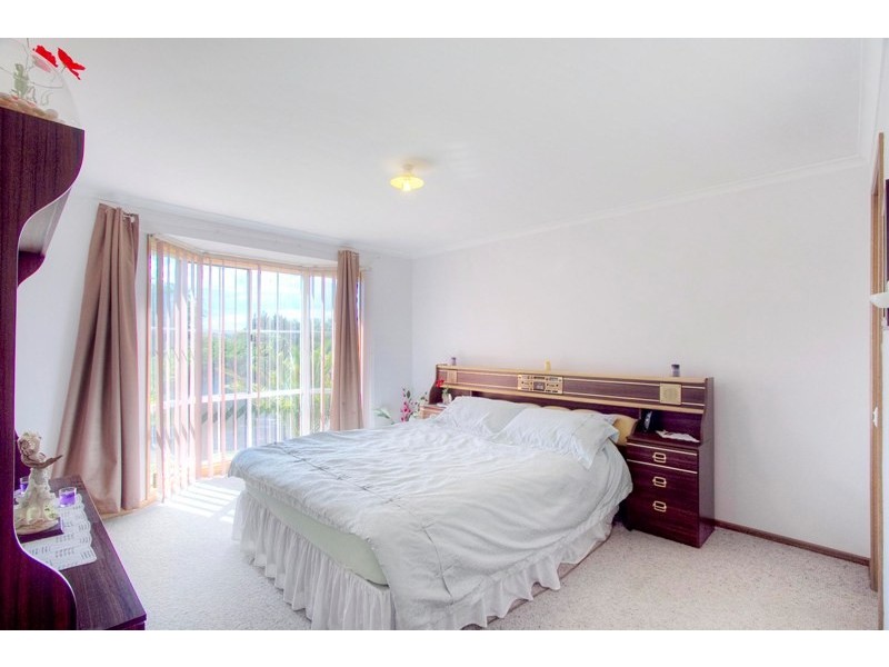 13 Marson Crescent, Hallam VIC 3803