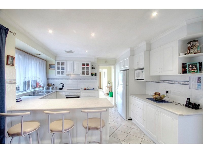 13 Marson Crescent, Hallam VIC 3803