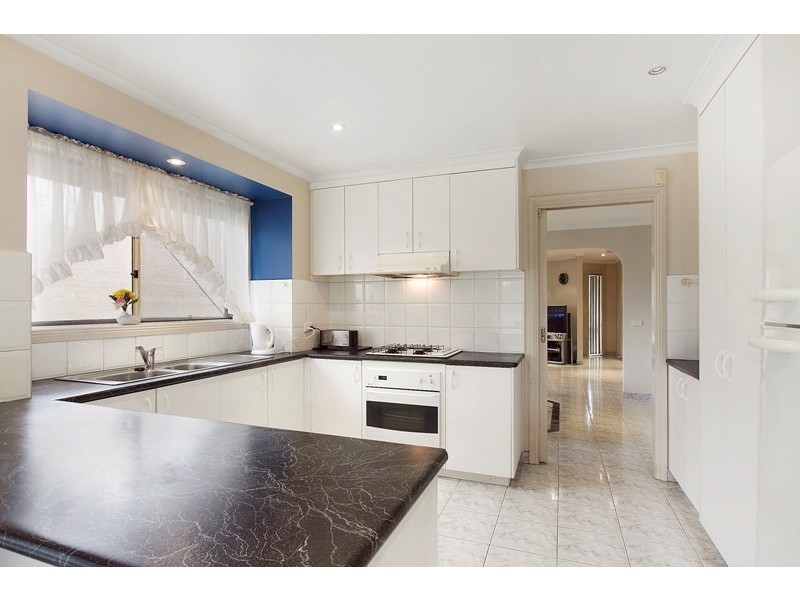 9 Greg Court, Narre Warren VIC 3805