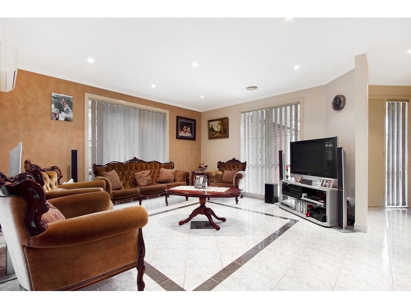 9 Greg Court, Narre Warren VIC 3805