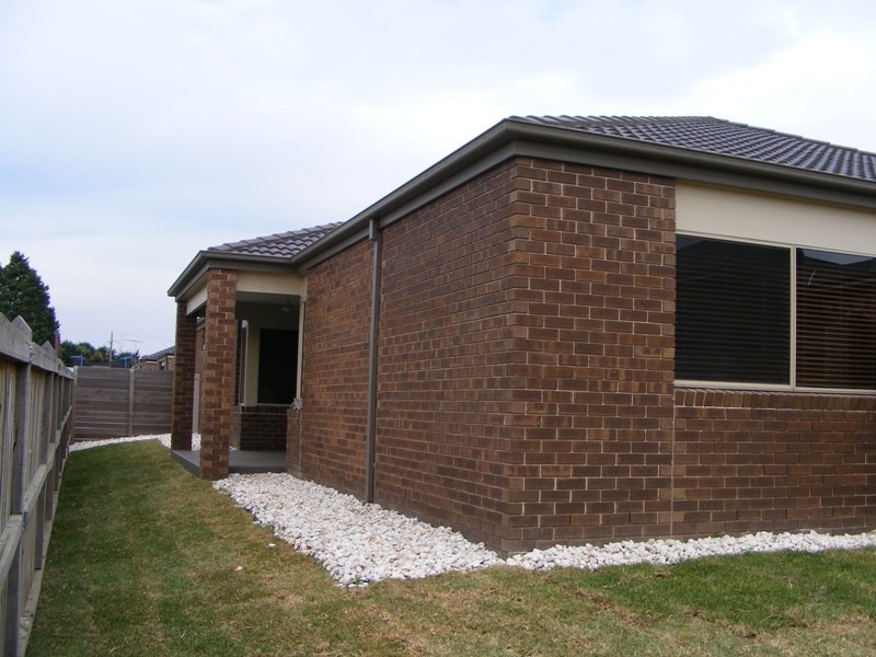 41 Bronson Circuit, Cranbourne North VIC 3977