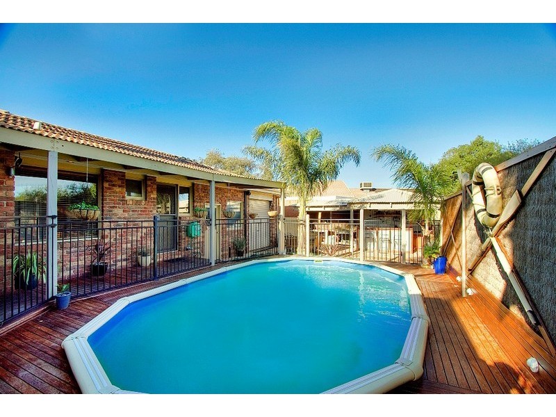 19 Denver Drive, Narre Warren VIC 3805