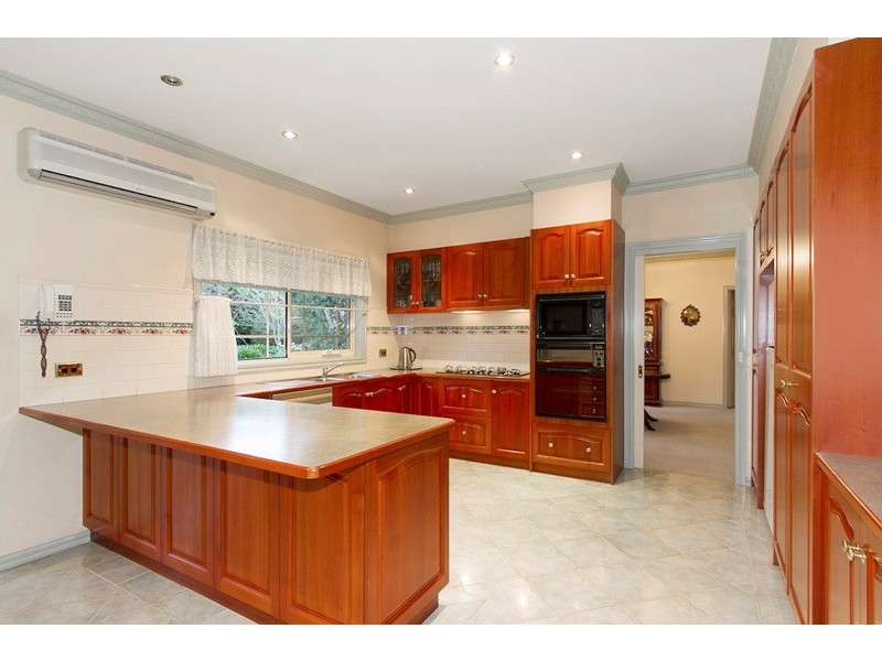 18-20 Carmen Crescent, Narre Warren North VIC 3804