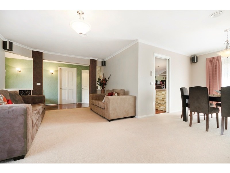 25 Warrenwood Place, Narre Warren VIC 3805