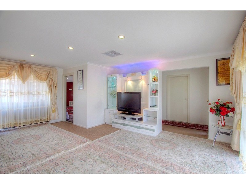 29 England Walk, Narre Warren South VIC 3805