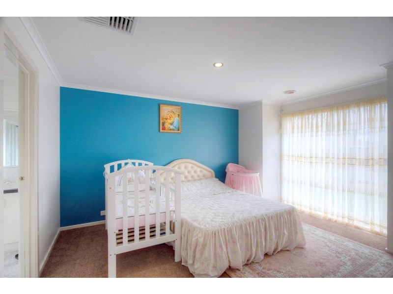 29 England Walk, Narre Warren South VIC 3805