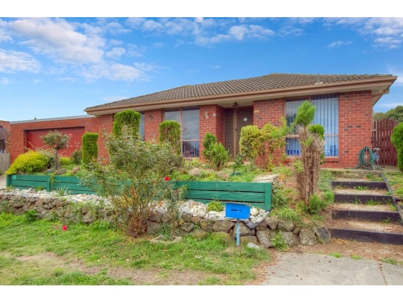 76 Lesley Drive, Hampton Park VIC 3976