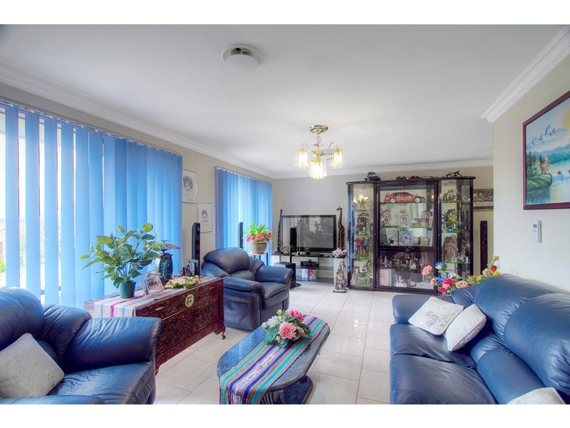 76 Lesley Drive, Hampton Park VIC 3976