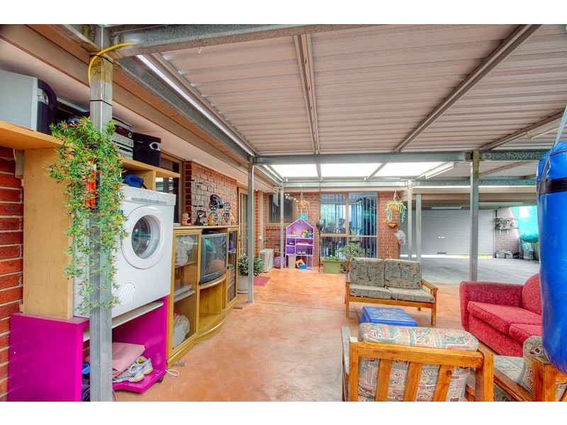 76 Lesley Drive, Hampton Park VIC 3976