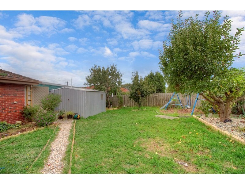 76 Lesley Drive, Hampton Park VIC 3976
