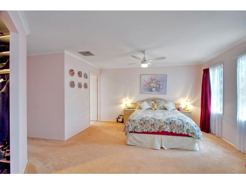 13 Cromford Crescent, Narre Warren South VIC 3805