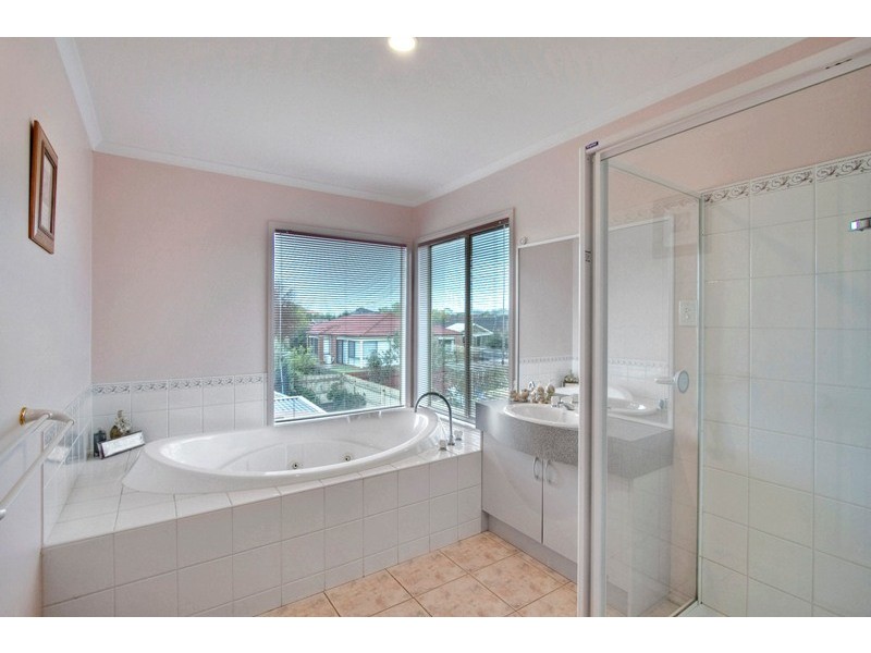 13 Cromford Crescent, Narre Warren South VIC 3805