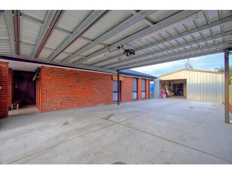 8 Emma Court, Hampton Park VIC 3976